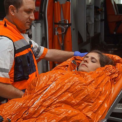[BPS-34] Blizzard AMB Trauma Blanket - Couverture corporelle à 3 épaisseurs avec capuche